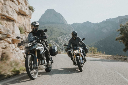 ZESTAW KUFRÓW BOCZNYCH AERO ABS STELAŻY SW-MOTECH HONDA VFR1200X CROSSTOURER 2X25L
