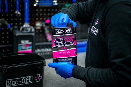 Muc-Off 20156 - Olej do nasączania gąbkowych filtrów powietrza - 1l - Air Filter Oil