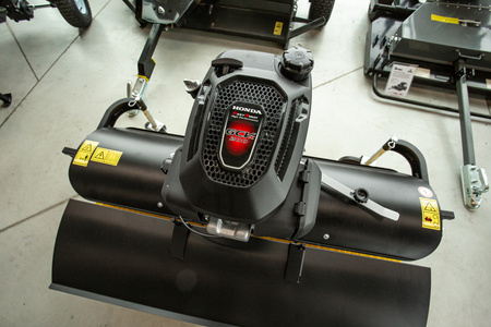 SHARK zamiatarka ATV silnik spalinowy HONDA