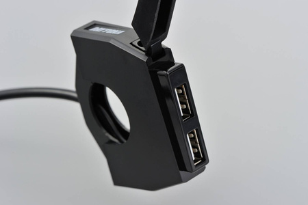 Daytona Źródła zasilania z 2 portami USB na smukłej obejmie do montażu na kierownicy motocykla 89372